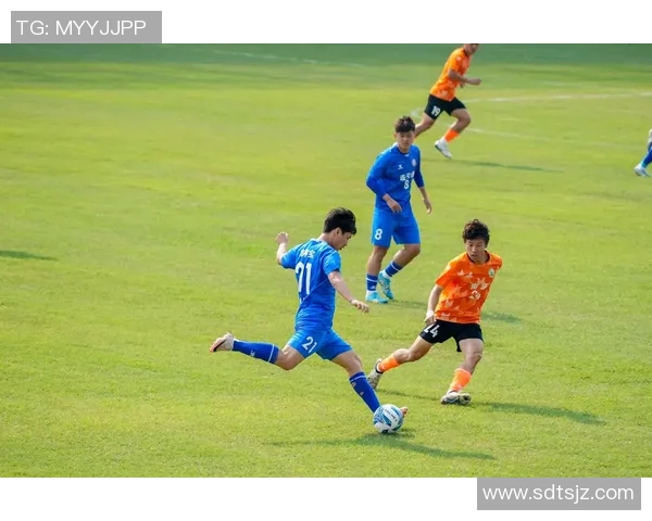 足球明星身高低排名揭秘从矮到高的球员们的精彩瞬间与成就展示 足球明星身高低排名揭秘从矮到高的球员们的精彩瞬间与成就展示