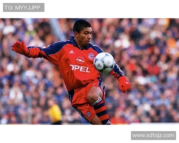 近代十位足球明星的辉煌历程与传奇瞬间回顾 近代十位足球明星的辉煌历程与传奇瞬间回顾